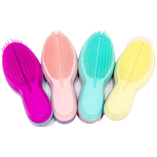Magic detangling hair brush comp with oval shaped for Adults & Kids Hair ( Assorted colors ) -74g